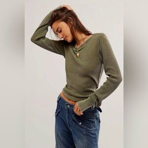 Free People we the free roll with it thermal. Army green. Small.